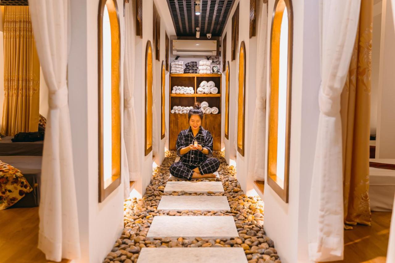 The Hotel Nova Мандалей Екстериор снимка