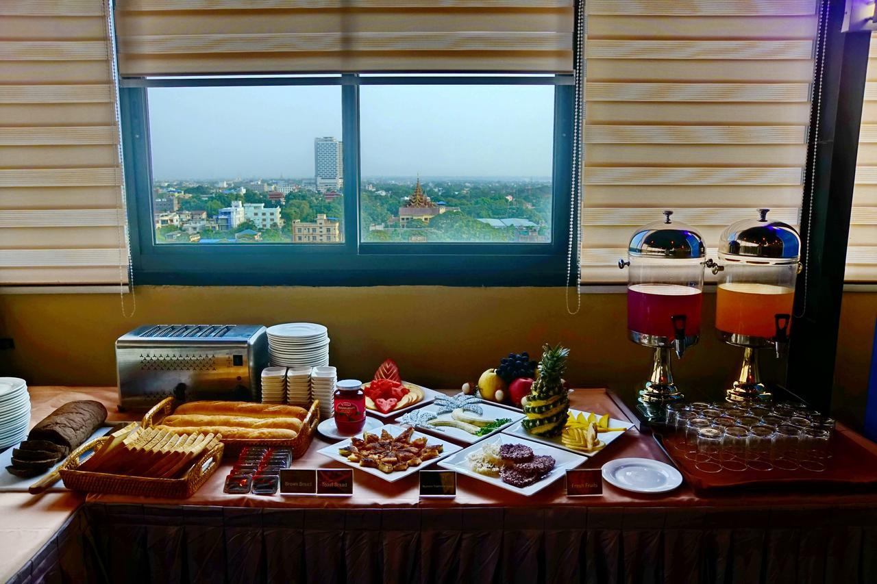 The Hotel Nova Мандалей Екстериор снимка