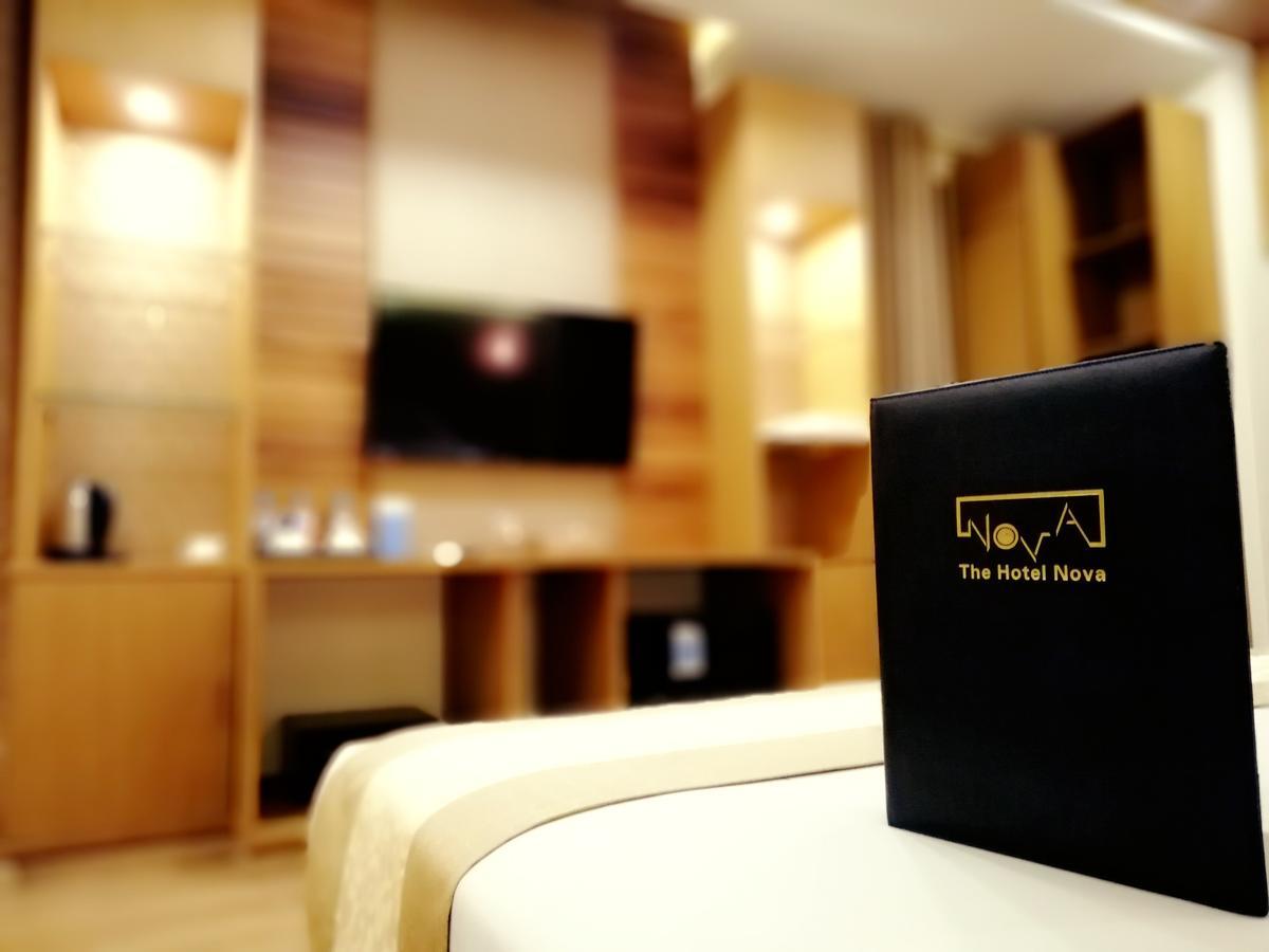 The Hotel Nova Мандалей Екстериор снимка