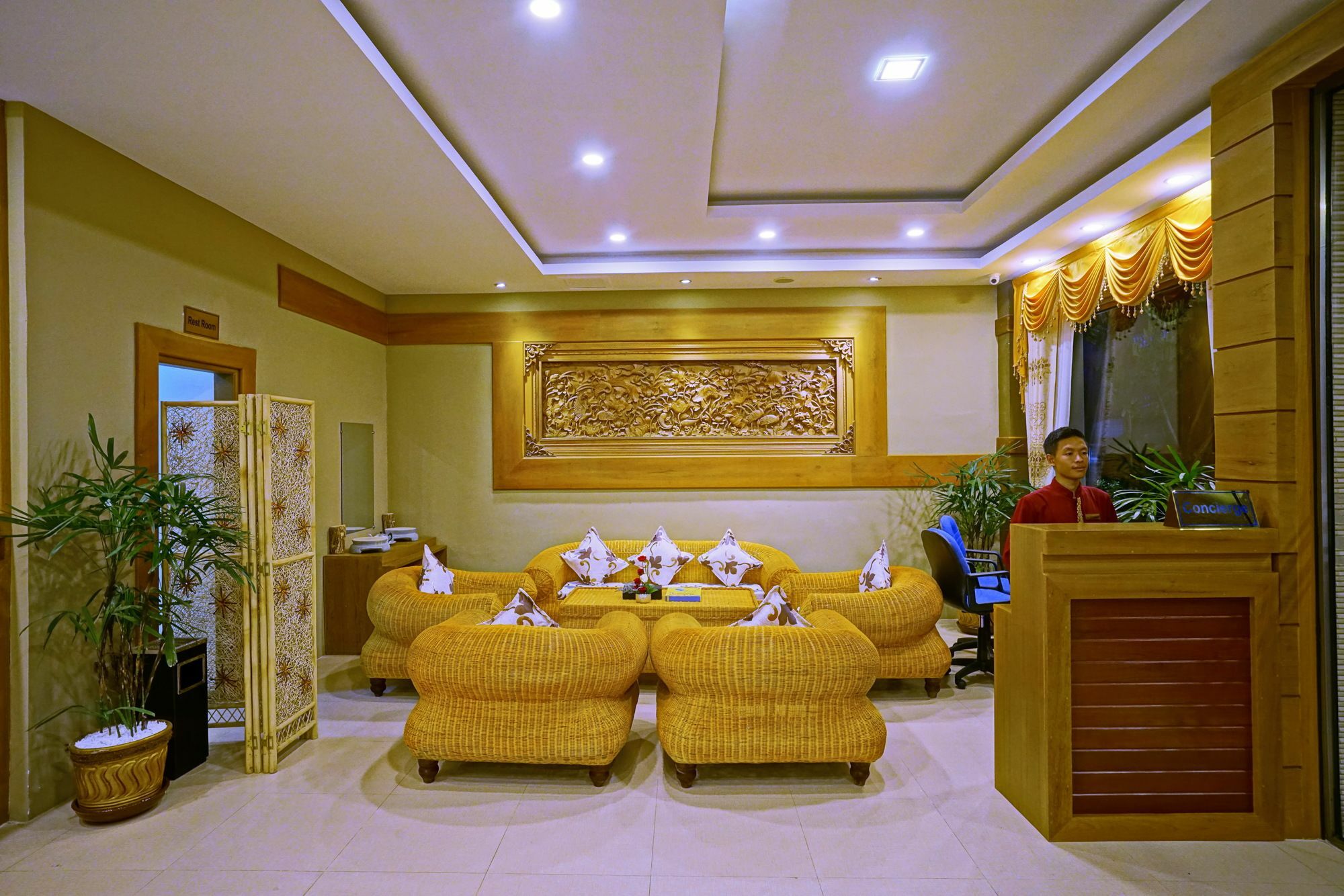 The Hotel Nova Мандалей Екстериор снимка