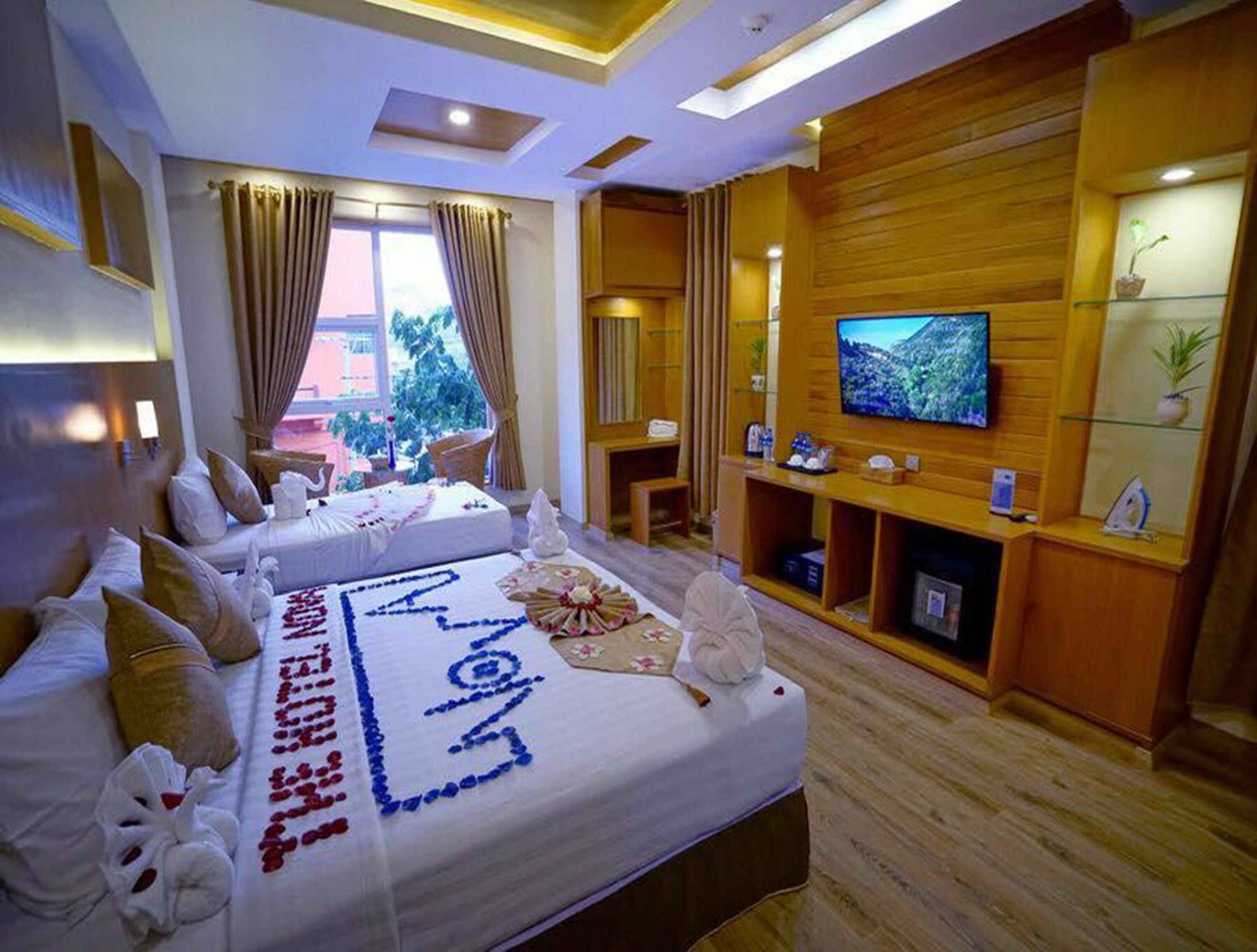 The Hotel Nova Мандалей Екстериор снимка