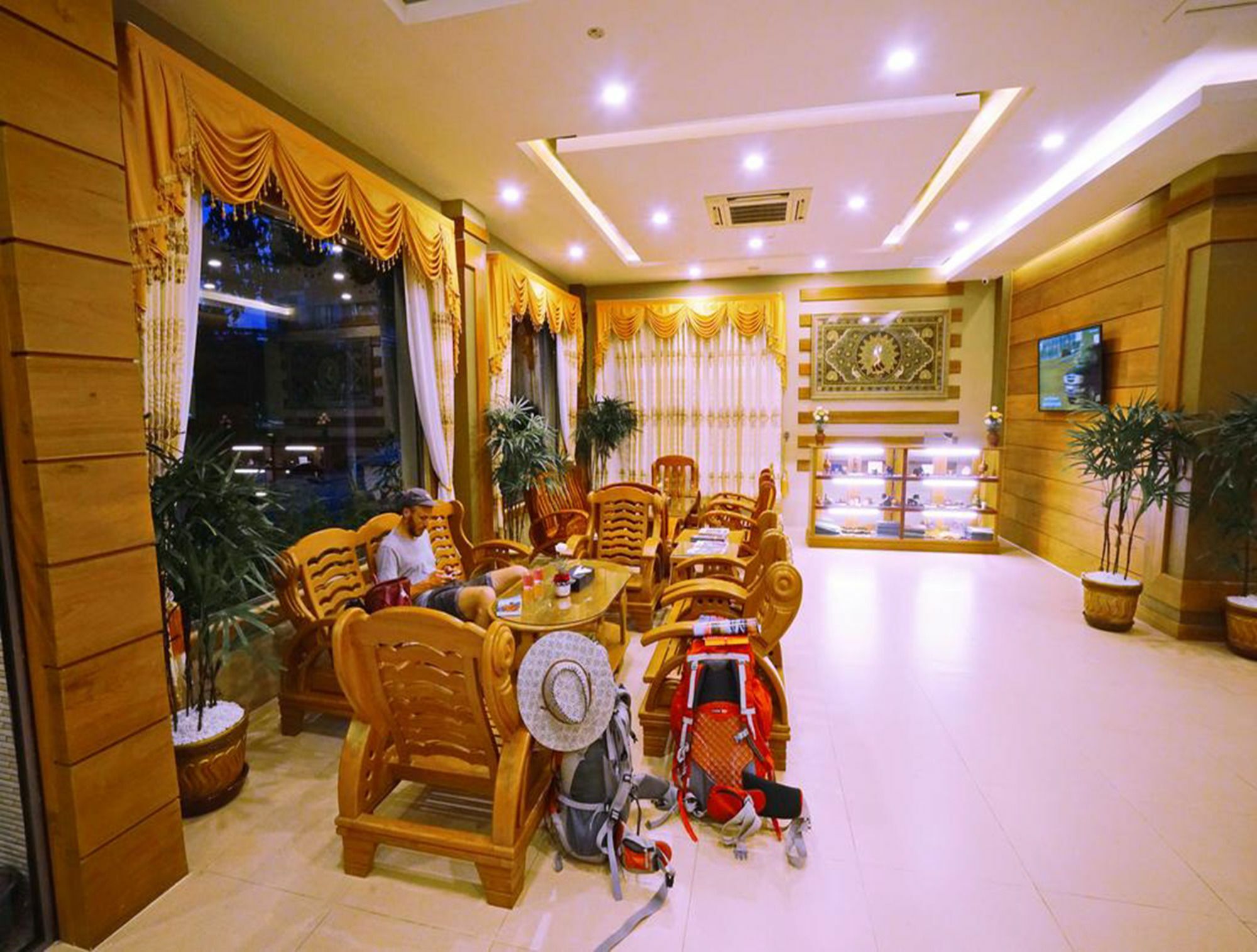 The Hotel Nova Мандалей Екстериор снимка