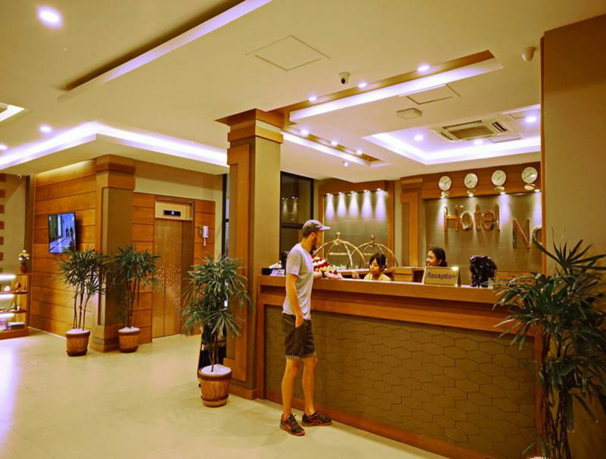 The Hotel Nova Мандалей Екстериор снимка