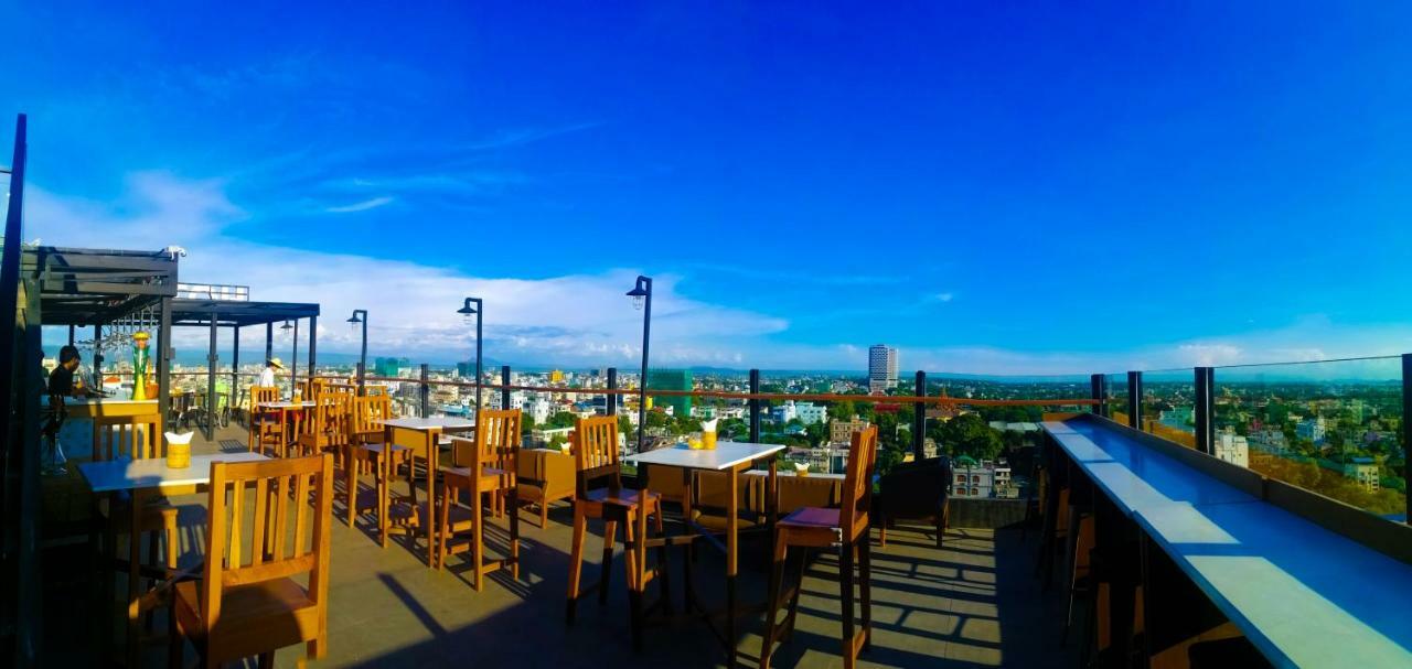The Hotel Nova Мандалей Екстериор снимка